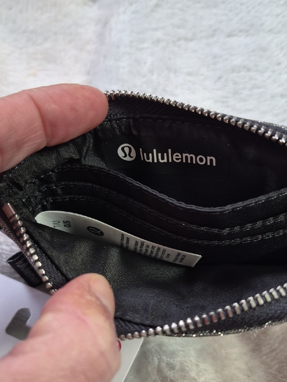 Lululemon Clippable Card Pouch Glitter And Glow On Hair Ties NWT - Picture 7 of 10